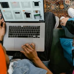 Retail & E-commerce